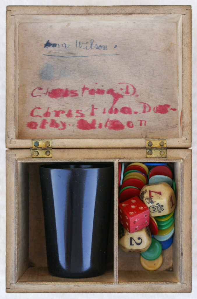 Tucker Tw ID • CVG-45c1 — AGPI ID • G-30914c1 — publisher • Chad Valley Series — title • Tidleywinks — notes • Mauchline wooden box.