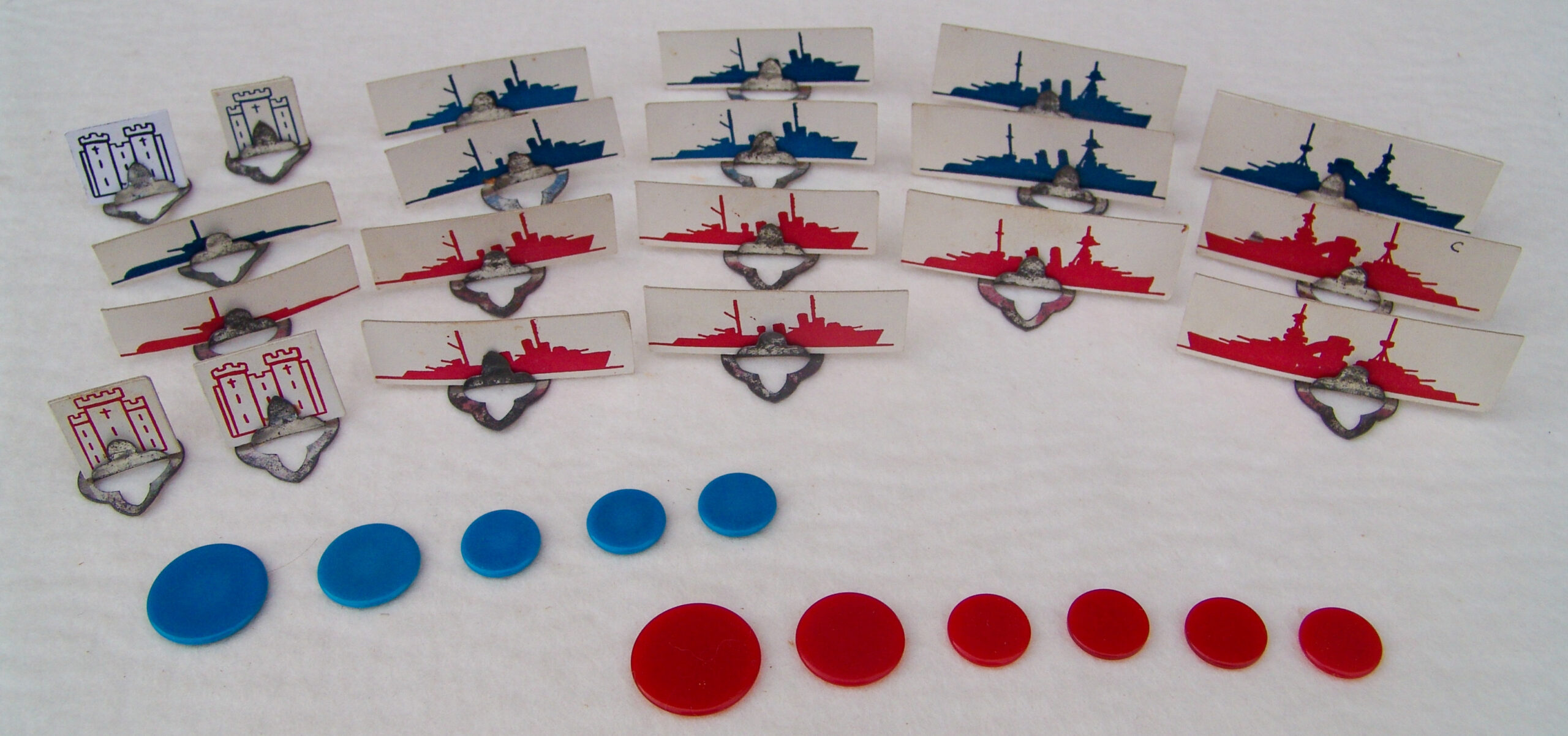 Tucker Tw ID • GIB-03v1c1 — AGPI ID • G-30824c1 — publisher • International Series, H. P. Gibs — title • SEA WINKS — notes • Cover background: dark greenish-blue. — keywords • battleship, ocean, sea, ship, transportation
